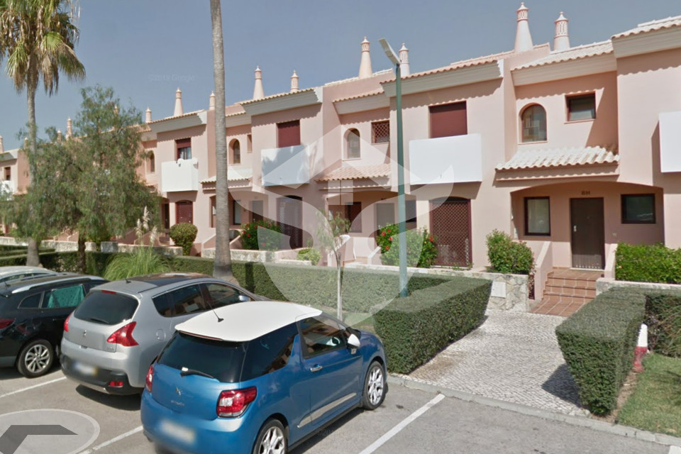 Luxury 3 bedroom Townhouse in Vila Sol close to beaches and golf in