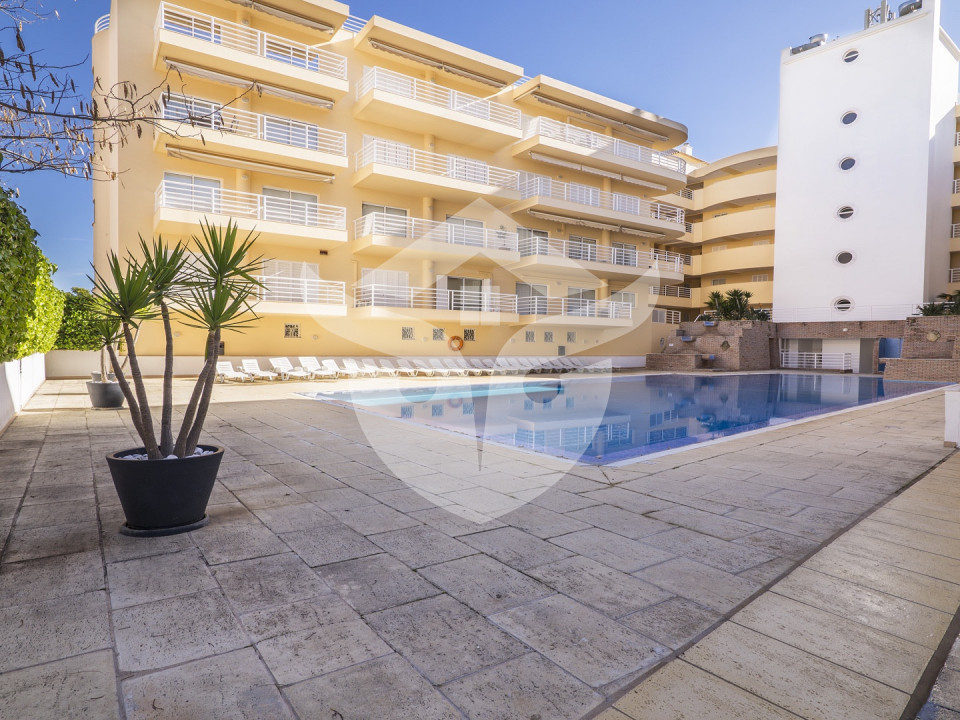 Apartamento composto por 2 quartos e 2 casas de banho, localizado mesmo no centro de Vilamoura