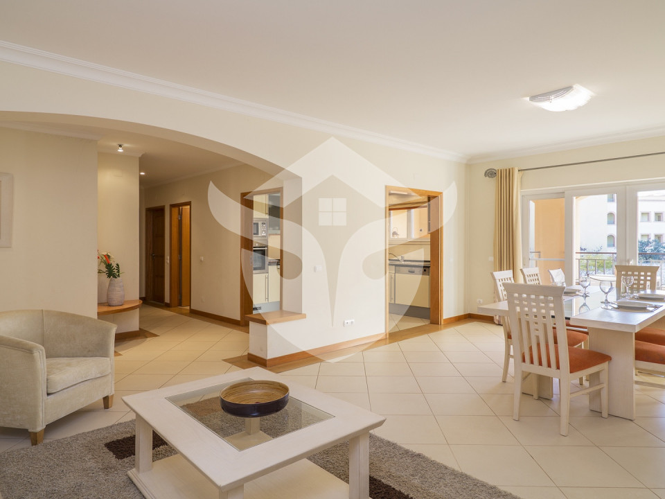 Luxury 1st floor 2 bedroom 2 bathroom 1 service toilet apartment located in Victoria Boulevard